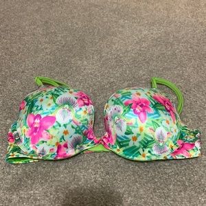 Victoria’s Secret Very sexy 34c